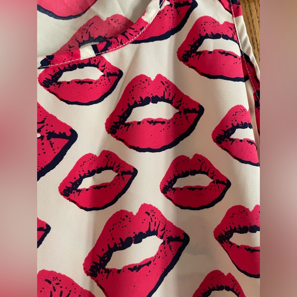 Torrid Womens White Pink Lip Print High Low Sleeveless Tank Top Scoop Neck